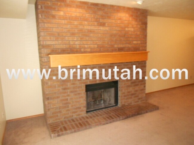 Building Photo - 1304 E 900 S