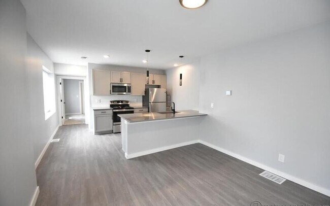 Building Photo - 1375-1381 N 5th St