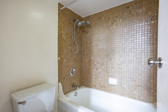 Building Photo - 351-351 Koauka Loop