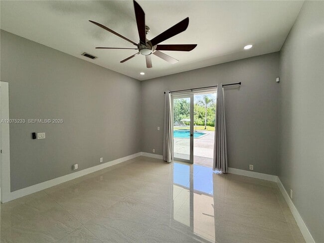 Building Photo - 5600 SW 199th Ave