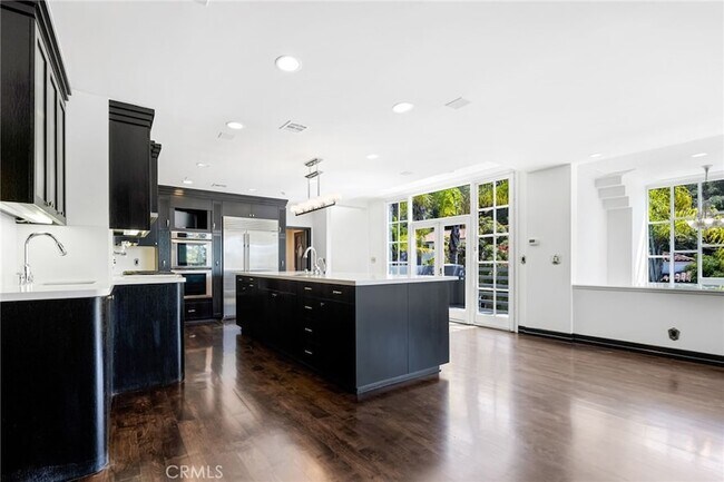 Building Photo - 4119 Dundee Dr
