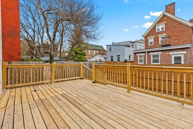Building Photo - 4140 Kirby Ave