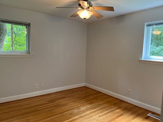 Building Photo - Spacious 3-Bedroom, 2-Bath located in the heart of Carrboro