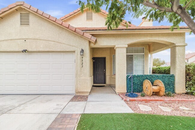 Building Photo - Corner Lot 3 Bed, 2 Bath Retreat with RV Parking, Solar & Backyard Fire Pit Vibes