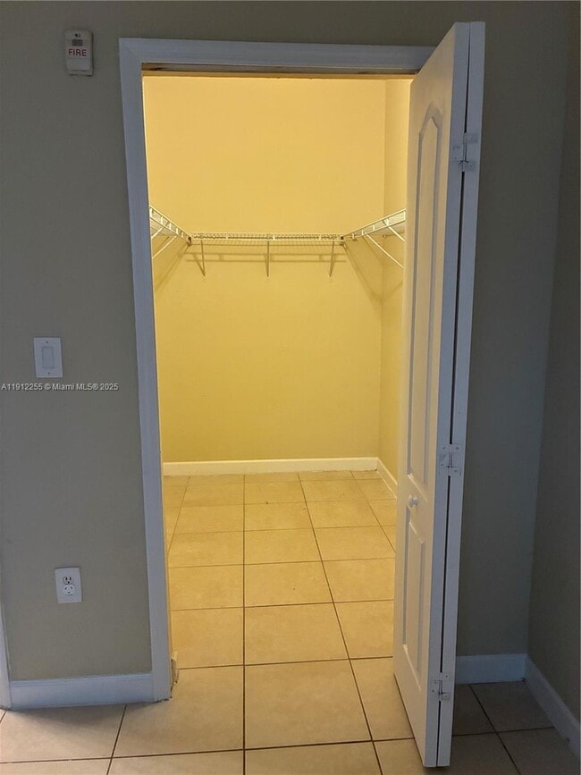 Building Photo - 1666 SE 27th Ct