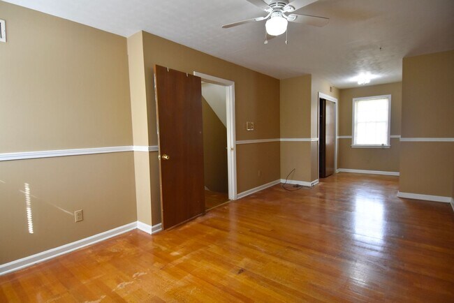 Building Photo - Spacious 4-Bedroom Home in Memphis-Comfort & Convenience!