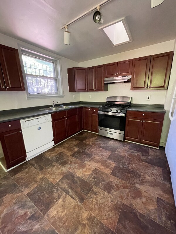 Building Photo - 208 S 41st St