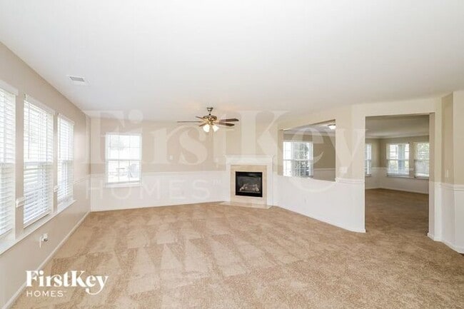 Building Photo - 163 Ranlo Ave