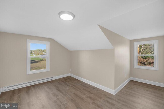 Building Photo - 332 Ridge Rd