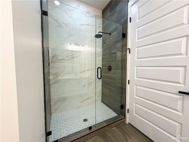 Building Photo - 27 Cooper Ln