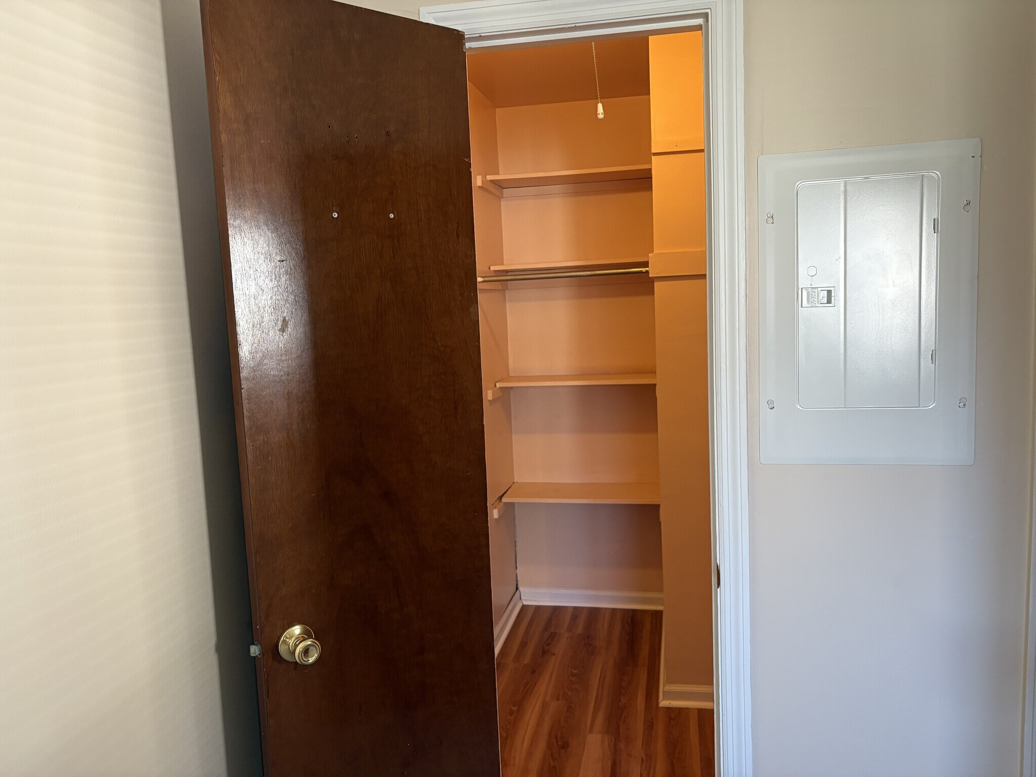 Building Photo - 5605 Happy Hollow Rd