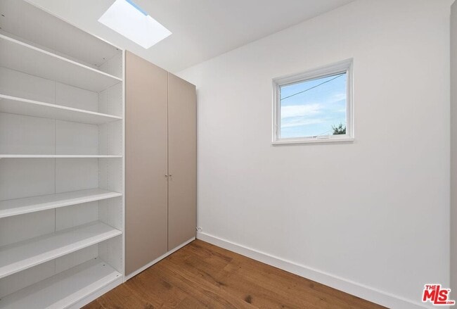 Building Photo - 15322 De Pauw St