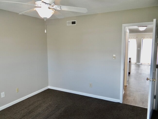 Building Photo - Beautifully Remodeled 2 Bed/2 Bath in Deer Creek @ Deerfield Surfside