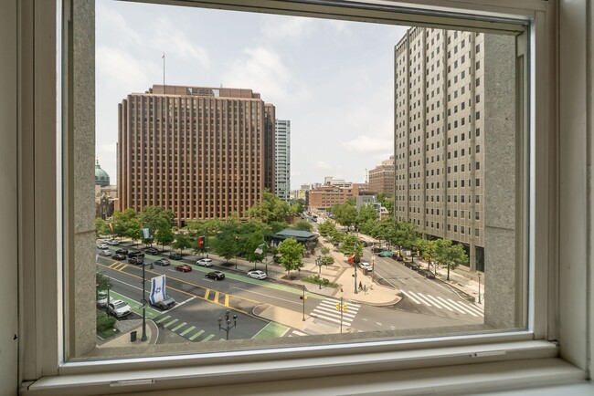 Building Photo - 1600 Arch St