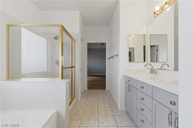 Building Photo - 8899 Sanibel Shore Ave