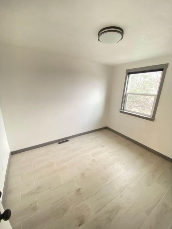 Building Photo - 825 Bonfoy Ave
