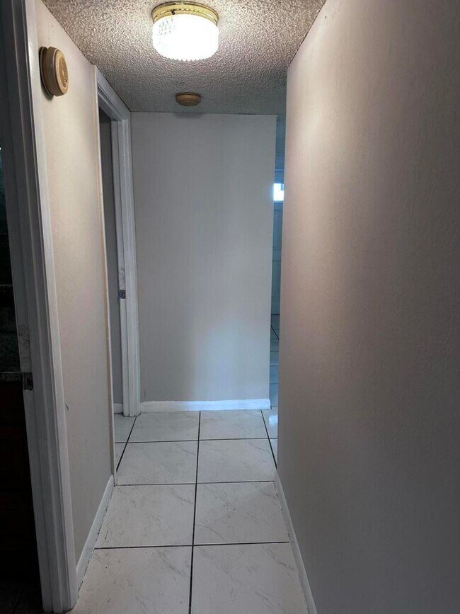 Building Photo - 6200 S Falls Cir Dr