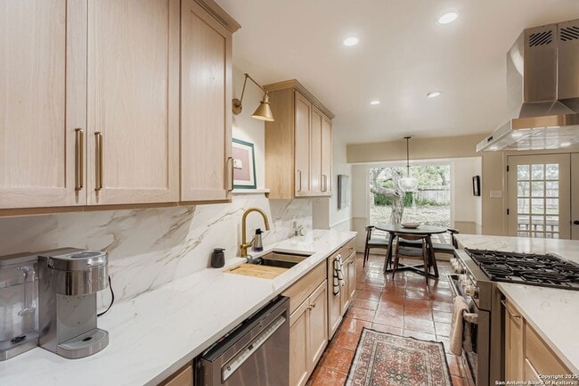 Building Photo - 146 Canyon Oaks Dr