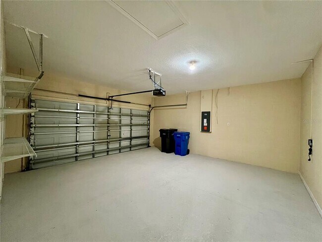 Building Photo - 9606 Oak Glade Ave