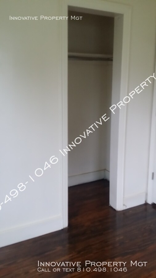 Building Photo - Flint Township 2 bedroom!