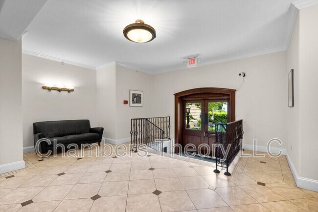 Building Photo - 3220 17th St NW