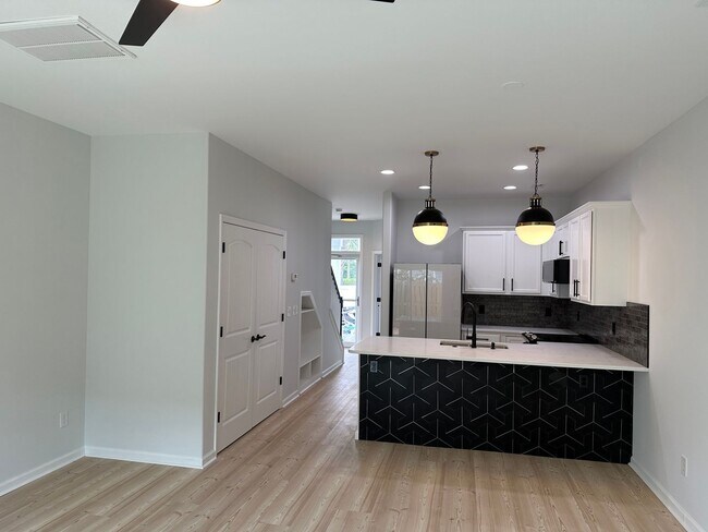 Building Photo - 4554 Exuma Ln