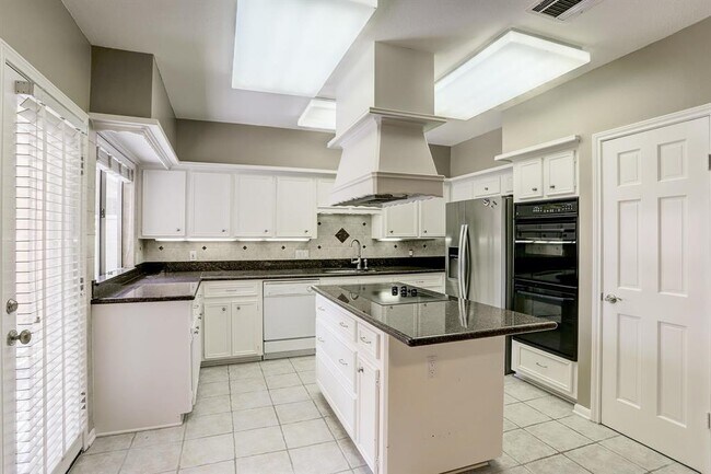 Building Photo - 2938 Teague Rd