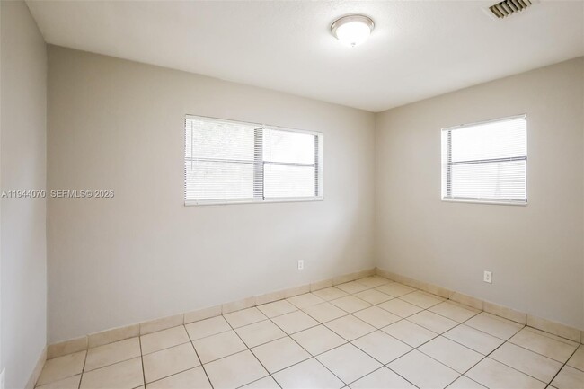 Building Photo - 275 NW 194th Terrace