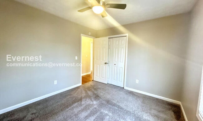 Building Photo - 460 Ward Rd