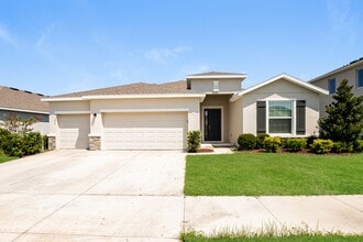 Building Photo - 5877 SW 82nd Ln