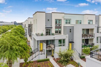 Building Photo - $4495 - Beautiful Corner Unit Townhome in ...