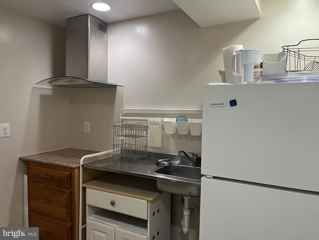 Building Photo - 9325 Talisman Dr