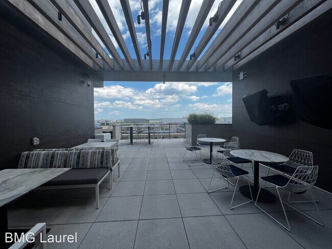 Building Photo - 1 br, 1 bath House - 1211 Van St SE (#302)