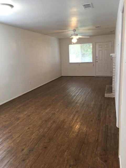 Building Photo - 3705EL