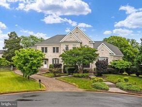 Building Photo - 2233 Van Buren Ct