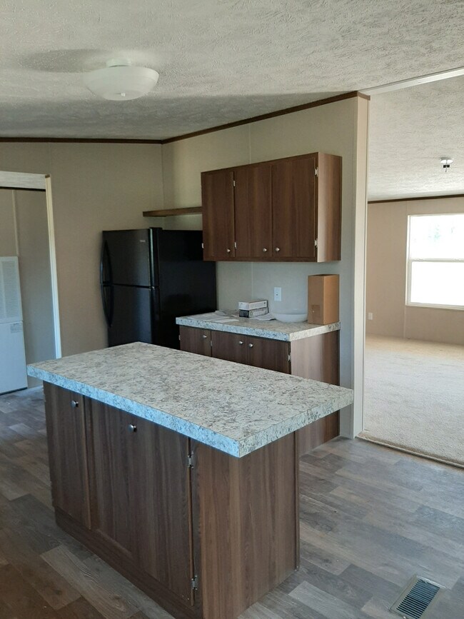 Building Photo - RANCH HOME