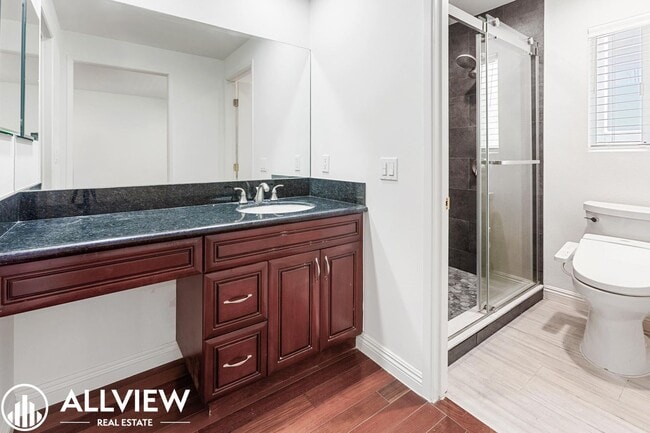 Building Photo - Beautifully Upgraded 2-Bed, 3-Bath Townhouse in Prime Westwood LA Area