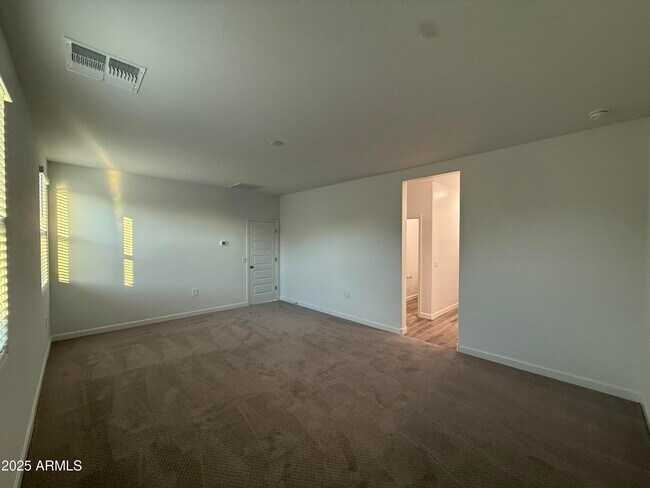 Building Photo - 2342 W Sheridan Ave