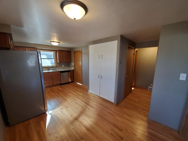 Building Photo - 3 bedroom Northside ranch
