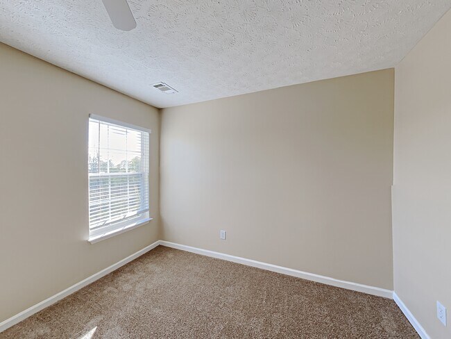 Building Photo - 157 Walton Trace S