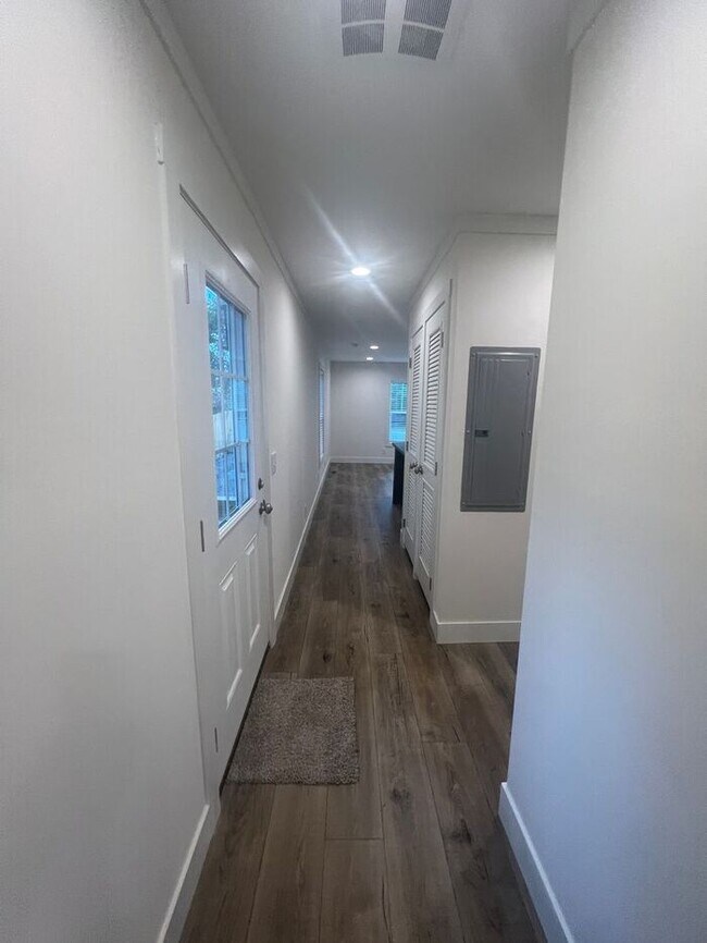 Building Photo - Coming Soon! Newly built 2024 mobile home, 1 BR, all lvp flooring, stainless steel appliances