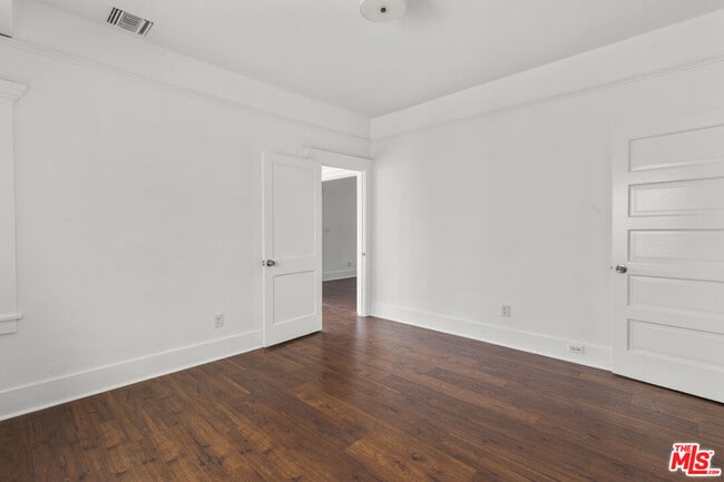 Building Photo - 135 S Dillon St