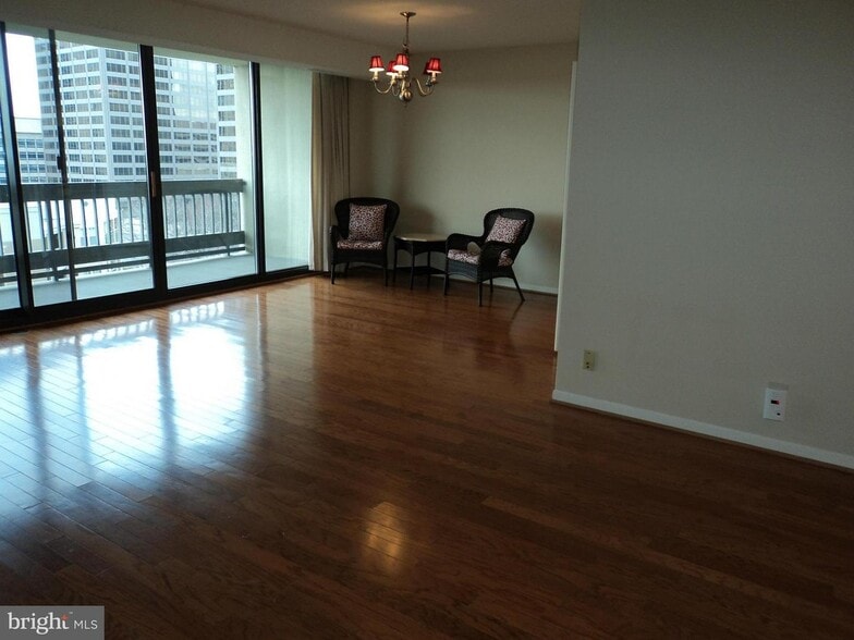 Floor to ceiling windows - 5505 Seminary Rd