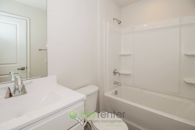 Building Photo - $500 Off 1st Month's Rent! Charming Home - 3 Br/2.5 Bath, Pet-Friendly in Calabash. Easy access t...