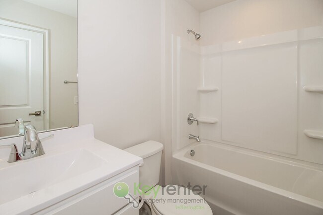 Building Photo - Brand new 3 bedroom 2.5 bathroom townhome in Calabash