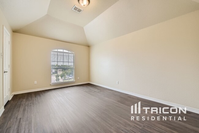 Building Photo - 5001 Pallas Ct