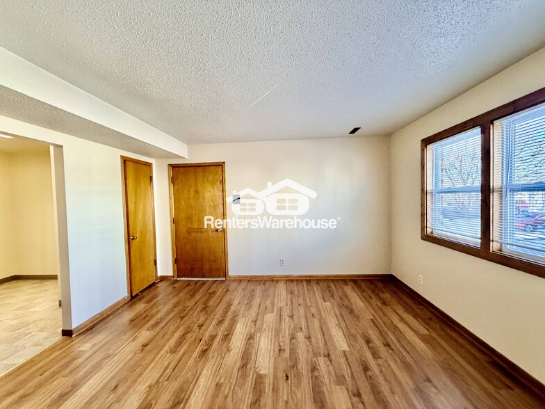 Building Photo - 303 S Madison St