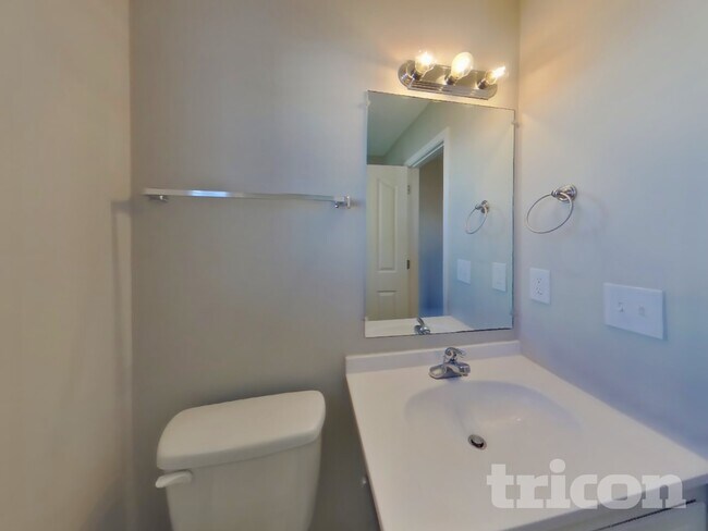 Building Photo - 421 Faulkner Dr