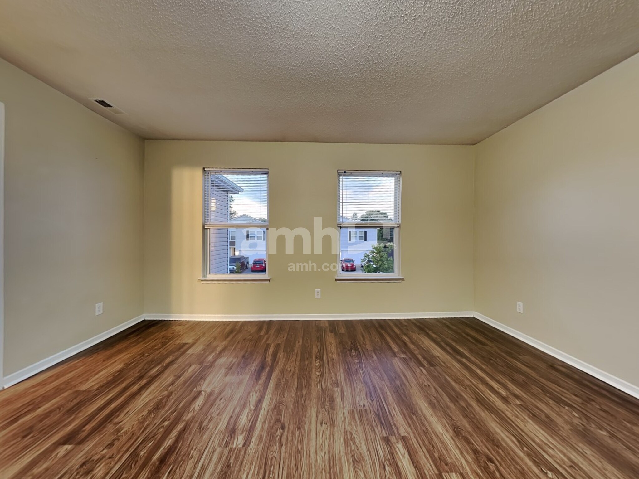 Building Photo - 15135 Fawn Hollow Ln