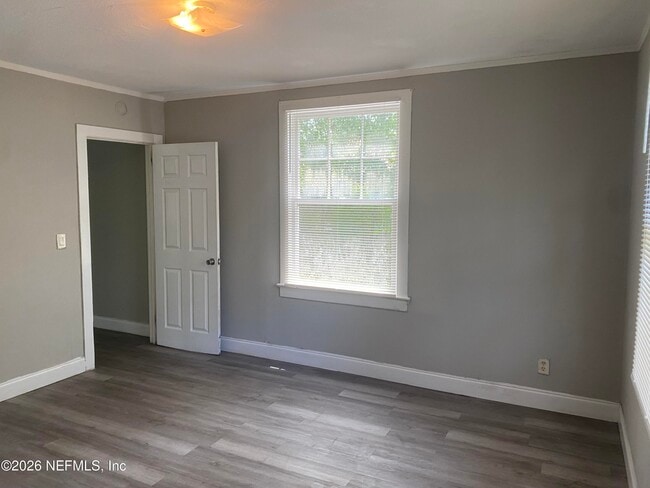 Building Photo - 2854 Wickwire St